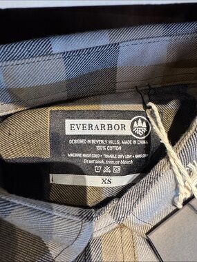 Arbor (Everarbor) Men's Black and Gray Plaid Button-Down Shirt